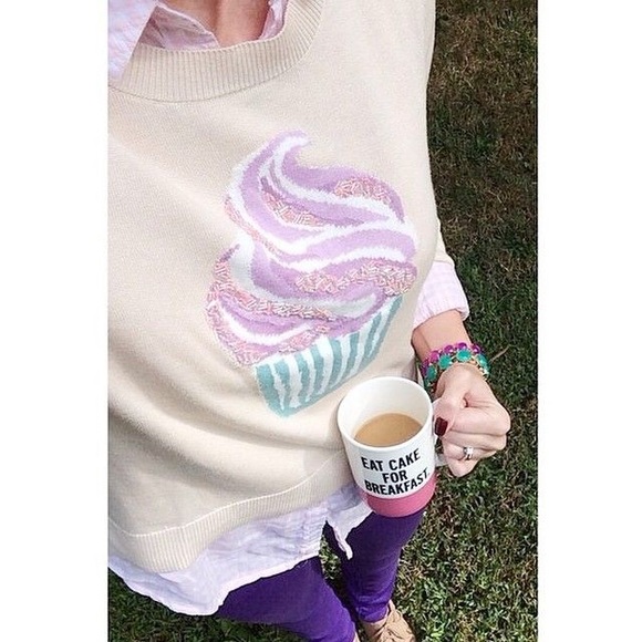 LC Lauren Conrad Sweaters - Lauren Conrad adorable cropped cupcake sweater!
